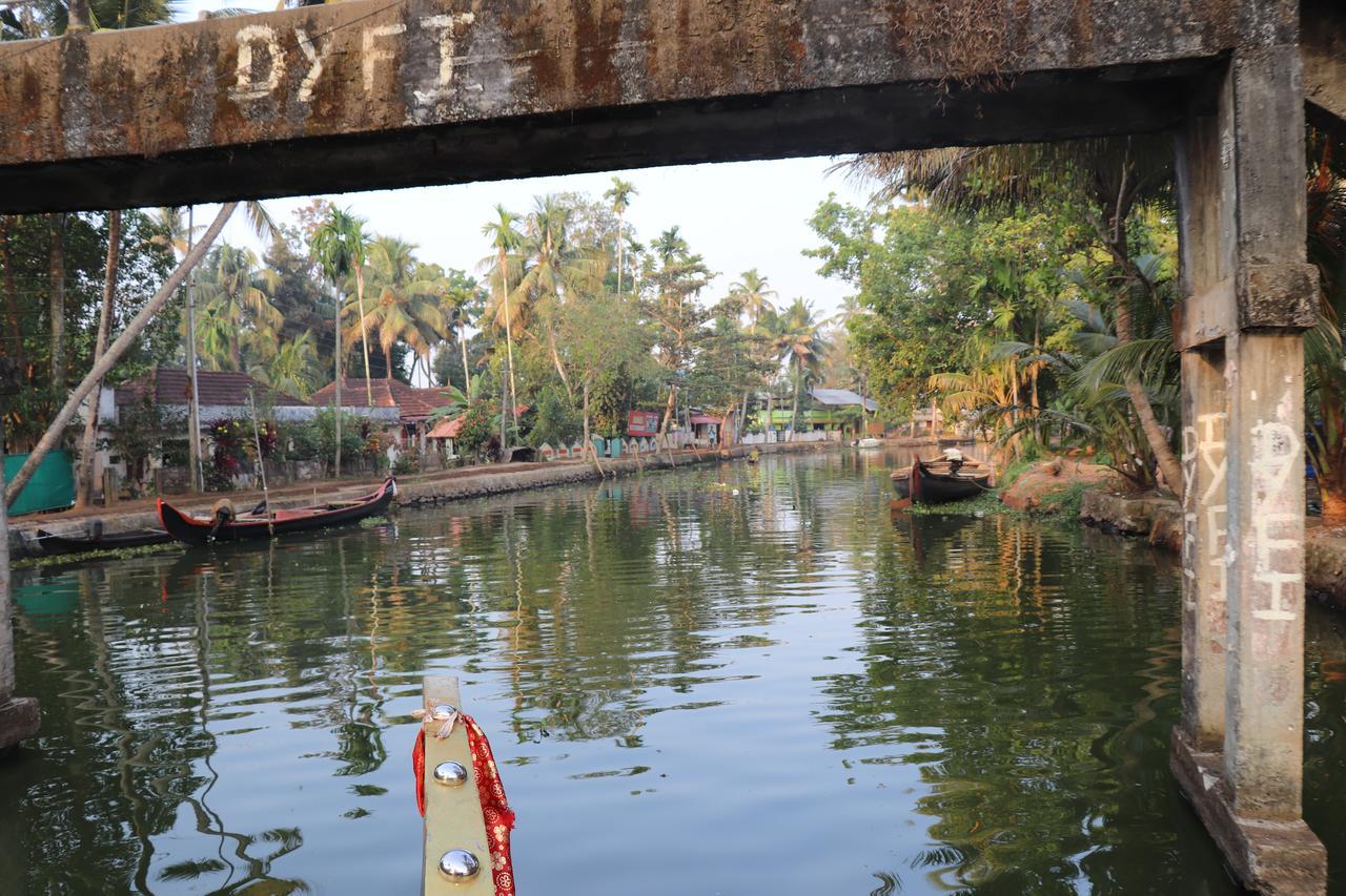 Hotel Marari Houseboat Mararikulam Zewnętrze zdjęcie